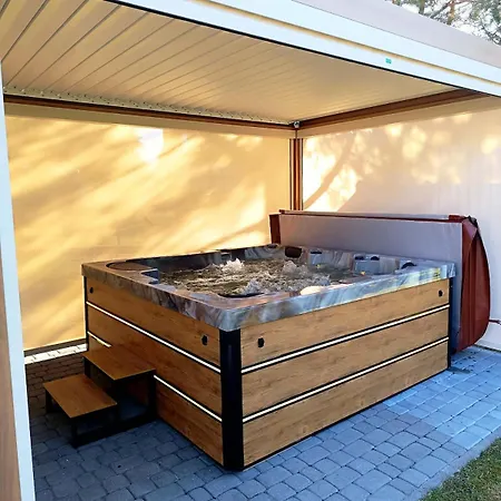 Na Doby Z Jacuzzi , Klimatyzacja, Plac Zabaw, Parking, 884-900-901